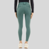 Pantalon d'équitation femme Luce Harcour vert émeraude vu de dos, poches arrière et ceinture avec logo sur le passant.